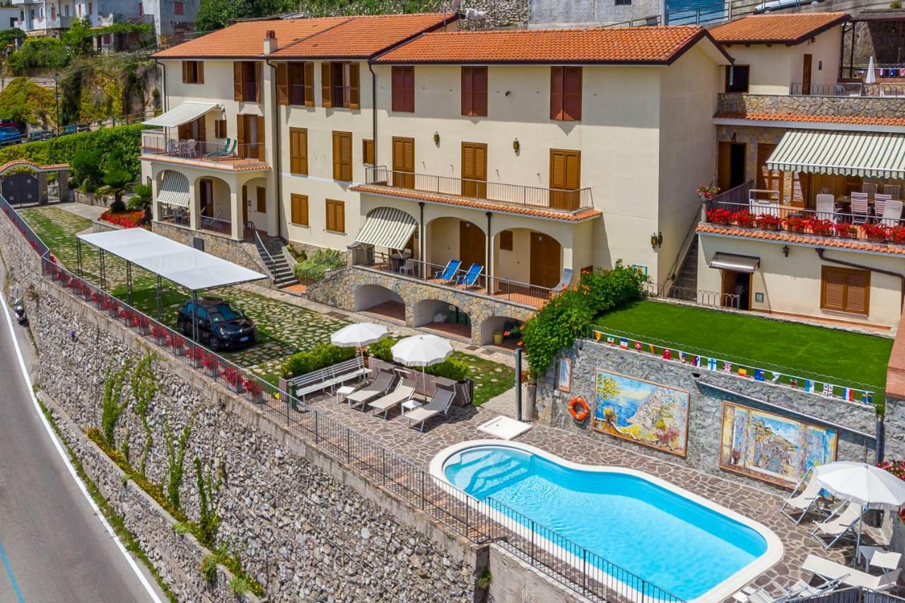 Appartamento Emma In Villa Laura Скала Екстериор снимка